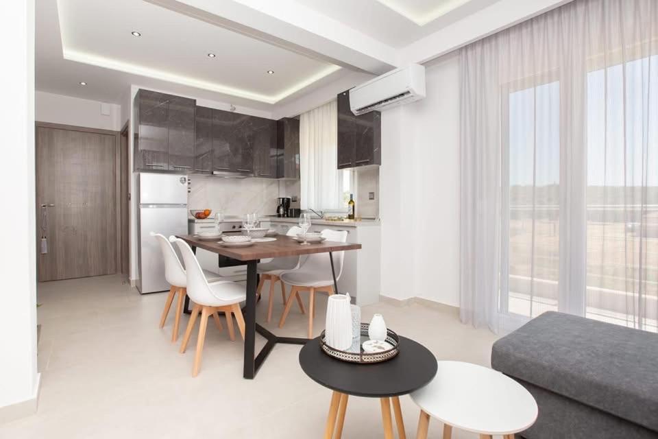 Marane Luxury Suites Nea Moudania Extérieur photo